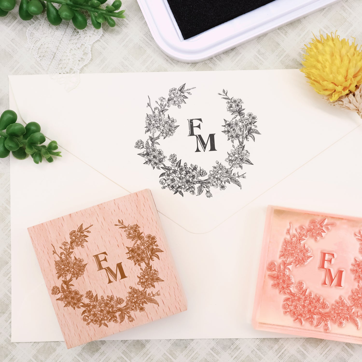 Tampon en Caoutchouc Monogramme de Mariage Botanique Personnalisé -SKU3 1